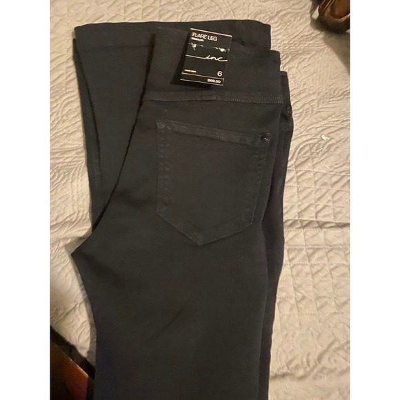 Jeans‎ - Picture 1 of 2